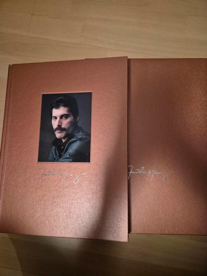 Freddie Mercury Boxset - The Solo Collection (CD's en Boek), Cd's en Dvd's, Cd's | Overige Cd's, Zo goed als nieuw, Boxset, Ophalen of Verzenden
