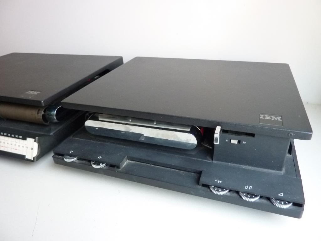 IBM Magnabelt dictaphone 271 & 272 uit 1968 incl toebehoren, Ophalen of Verzenden, IBM