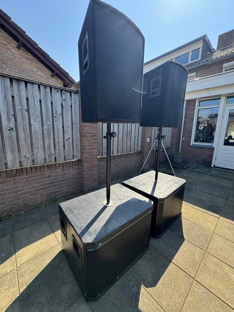 Peavey PA set met subs en tops, Ophalen of Verzenden, Gebruikt, 500 tot 1000 watt, P.A.