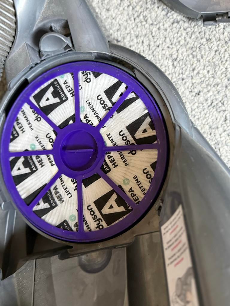 Dyson stofzuiger- DC08-Motor kapot- de rest is perfect, Ophalen, Gebruikt, Reservoir, Stofzuiger