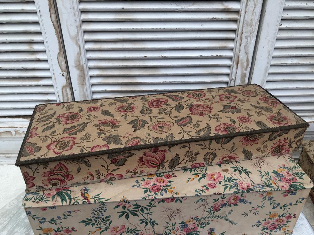 Antieke gestoffeerde Franse  Doos opbergdoos ( nr2), Ophalen of Verzenden