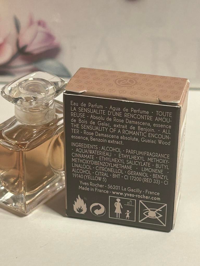 Yves Rocher - quelques notes d’amour miniature 5ml edp, Verzamelen, Parfumverzamelingen, Ophalen of Verzenden, Nieuw, Miniatuur