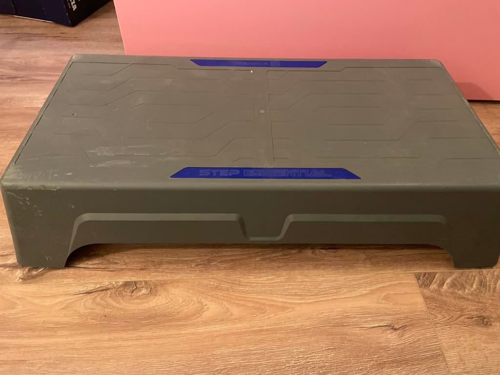 Step Essential - Fitness Stepbank voor Thuisoefeningen, Sport en Fitness, Fitnessmaterialen, Ophalen, Gebruikt, Benen, Stepbank