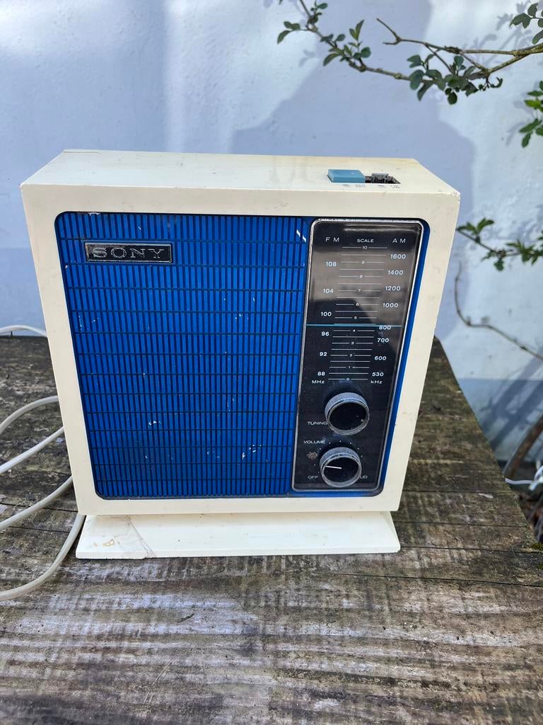 Jaren 60-70 radio met barst Sony 8f-11e am fm vintage €7,50, Audio, Tv en Foto, Radio's, Gebruikt, Radio, Ophalen of Verzenden