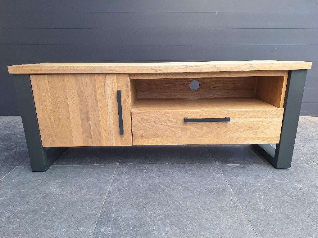 Modern industrieel TV‑meubel – Pronto Wonen Verato (2022), Ophalen, 100 tot 150 cm, Zo goed als nieuw, Industrieel zwart / Modern