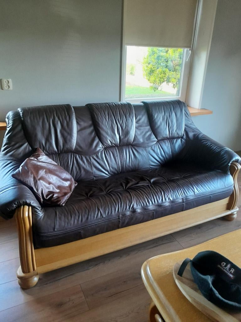 Bankstel ,2en 3zits met bruin leer en salontafel en tv kast, Gebruikt, Driepersoons, 75 tot 100 cm, Ophalen of Verzenden