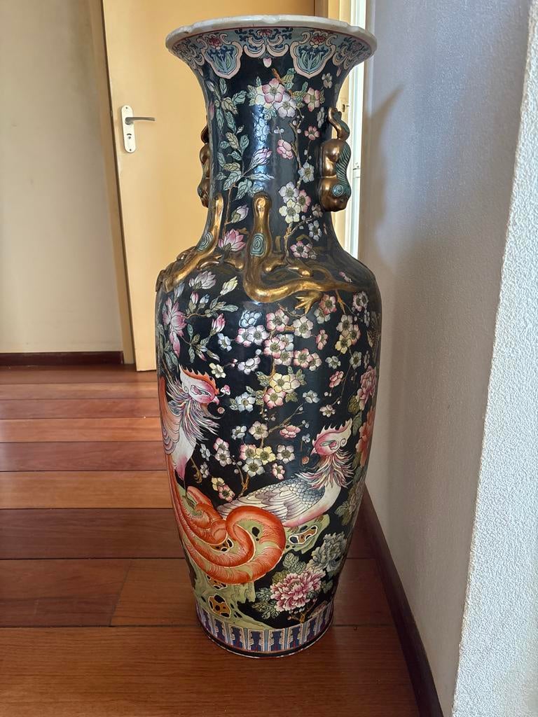 Grote Chinese Famille Noire vloervaas met feniks-decor, Antiek en Kunst, Antiek | Vazen, Ophalen