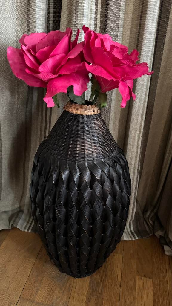 Hoge vaas decoratie zwart gevlochten riet rattan 90 vm, Overige materialen, Gebruikt, Zwart, Ophalen of Verzenden