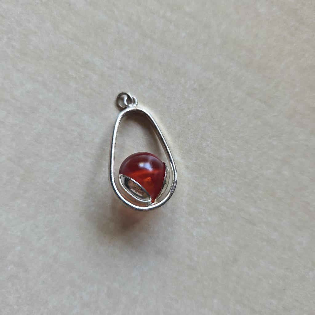 Ketting hanger met steen, Overige materialen, Gebruikt, Overige voorstellingen, Verzenden