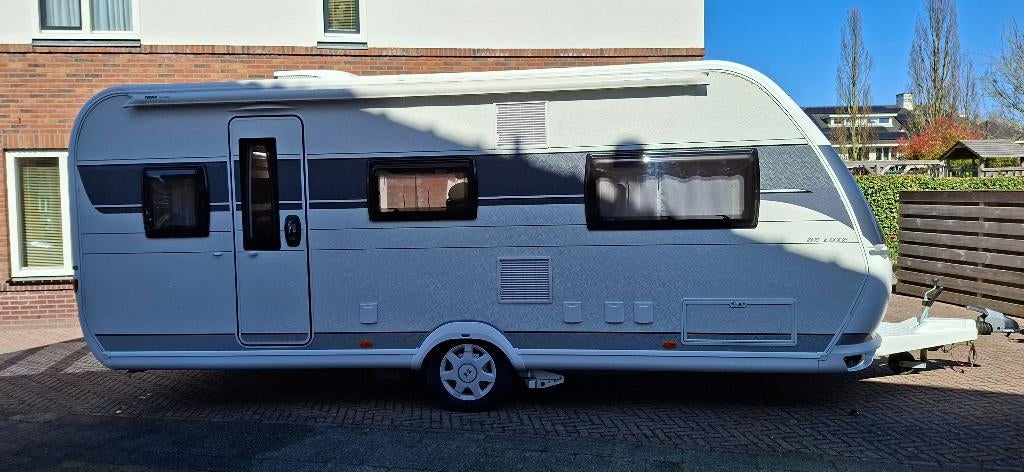 Hobby 540 kmfe 3 stapelbed, Treinzit, Particulier, Meer dan 6, 5 tot 6 meter