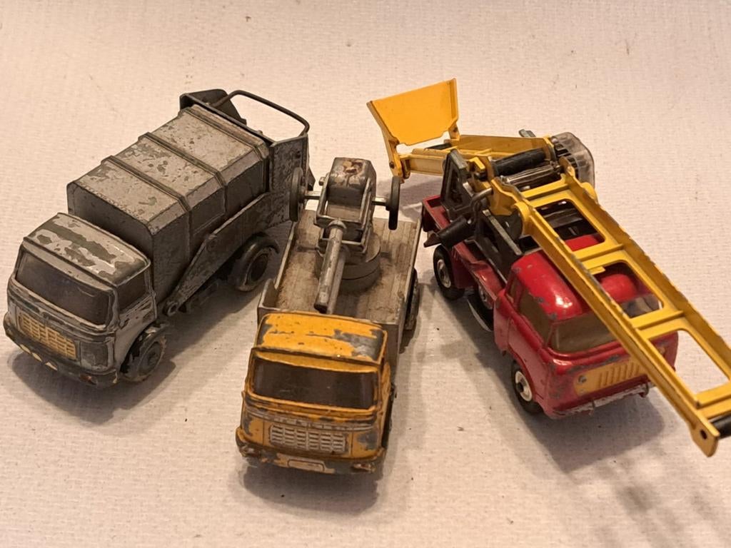 2x GAK Berliet & Corgi Jeep - Opknapper Dinky Toys, Antiek en Kunst, Antiek | Speelgoed, Ophalen of Verzenden