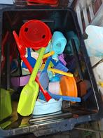 Zandbakspeelgoed set: schepjes, harkjes, vormpjes, emmer, Ophalen of Verzenden, Gebruikt