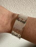 H010/Zilveren Brede Gehamerde prachtige armband, Gebruikt, Verzenden, X, Zilver