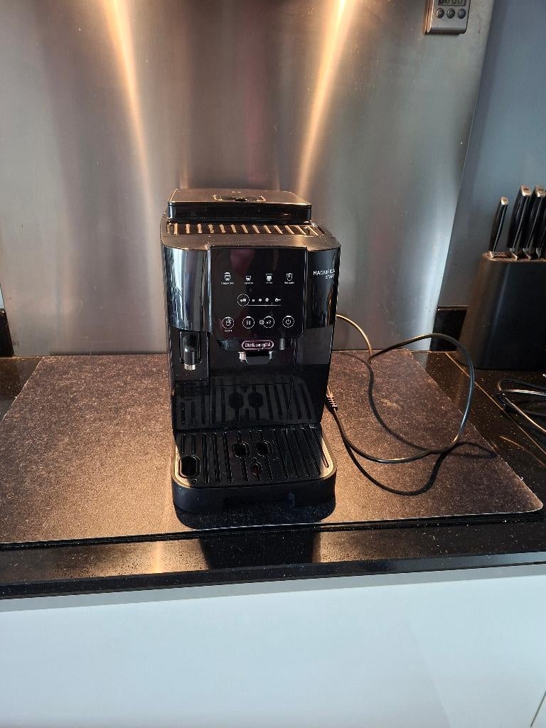 koffiemachine - DeLonghi Magnifica ECAM22X.6Y, Ophalen, Koffiemachine, Koffiebonen, Zo goed als nieuw