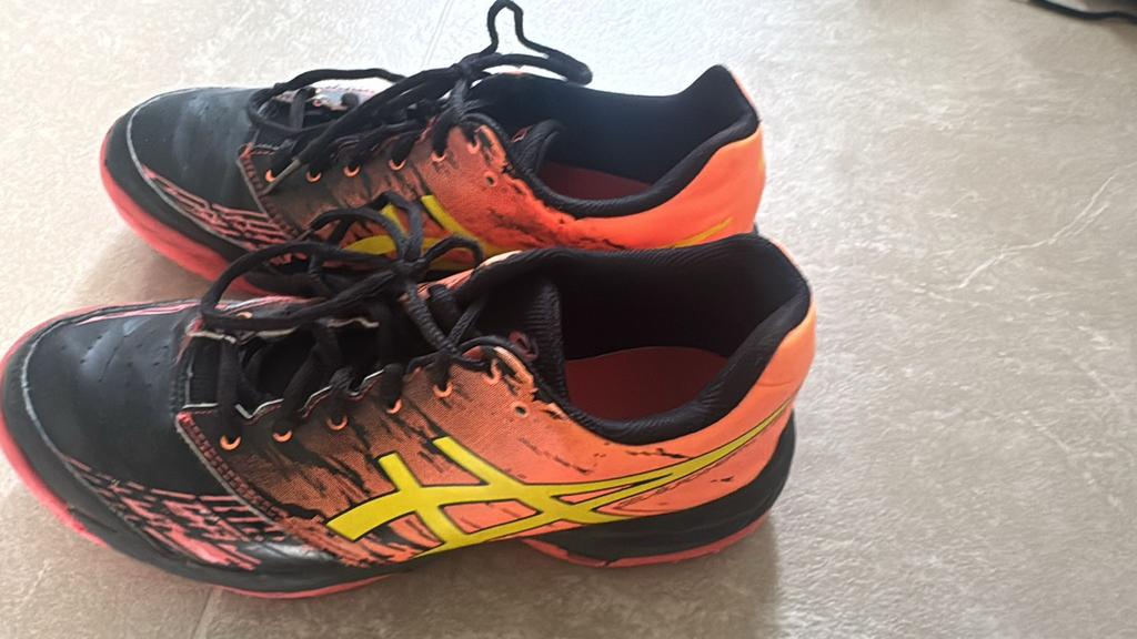 Asics gel blackheath field hockeyschoenen veldschoenen 39, Sport en Fitness, Ophalen of Verzenden, Zo goed als nieuw, Schoenen