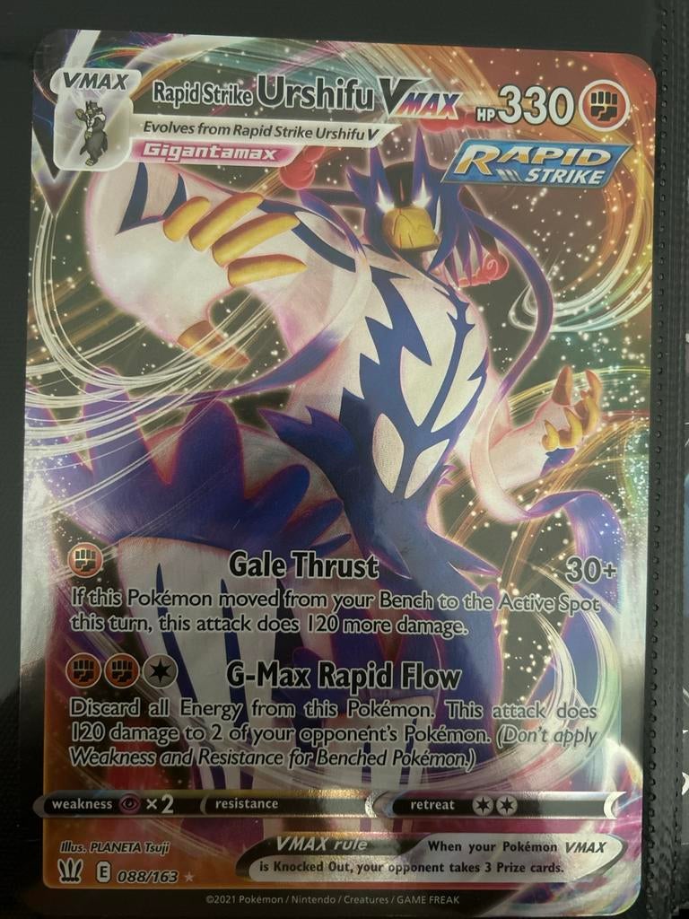Pokémon Kaart: Rapid Strike Urshifu VMAX 088/163 (Oversized), Ophalen of Verzenden, Zo goed als nieuw