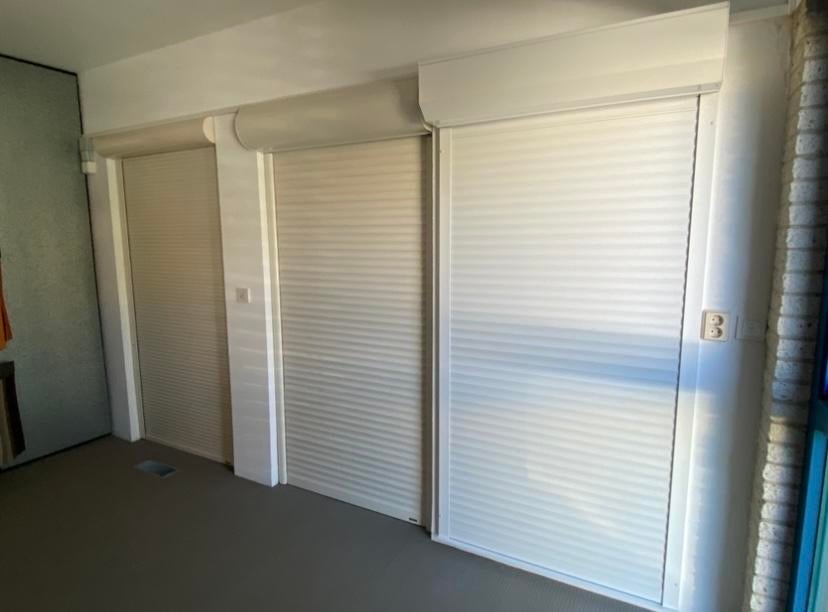 Harol rolluiken, Doe-het-zelf en Verbouw, Rolluiken, Ophalen, Gebruikt, 200 cm of meer, Minder dan 100 cm