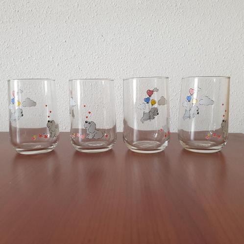 4 Kinderglaasjes klein (8,5 cm hoog) (Serie 8b), Huis en Inrichting, Keuken | Servies, Zo goed als nieuw, Glas of Glazen, Overige stijlen