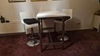 Bar tafel met 2 barkrukken, Huis en Inrichting, Ophalen, Gebruikt, 60 tot 90 cm, Metaal