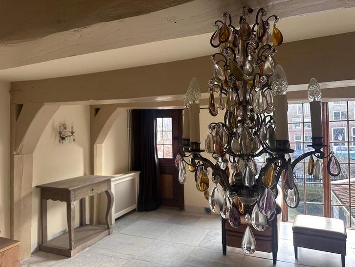 Grote vintage kroonluchter met gekleurde glazen druppels, Huis en Inrichting, Lampen | Kroonluchters, Gebruikt, Glas, Ophalen