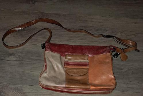 Leuke leren dames tas van claudio ferrici, Sieraden, Tassen en Uiterlijk, Tassen | Damestassen, Gebruikt, Handtas, Ophalen of Verzenden