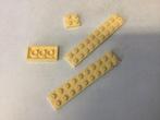 Lego plaat 2x2 2x4 en 2x10 licht geel, Kinderen en Baby's, Speelgoed | Duplo en Lego, Ophalen of Verzenden, Gebruikt, Losse stenen