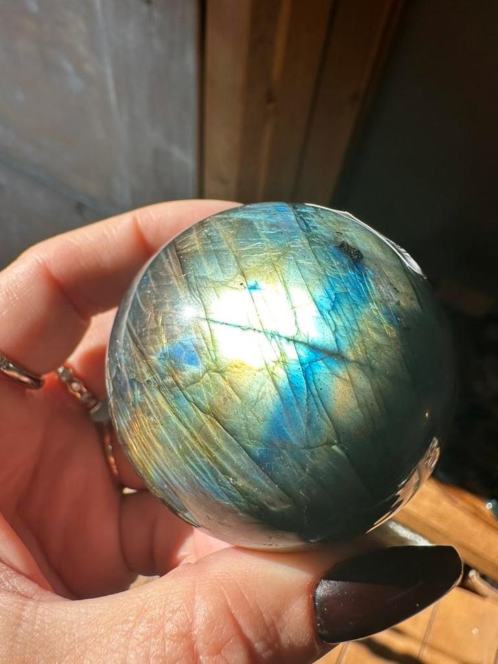 Labradoriet sphere | bij Edelsteengoed, Verzamelen, Mineralen en Fossielen, Mineraal, Ophalen of Verzenden