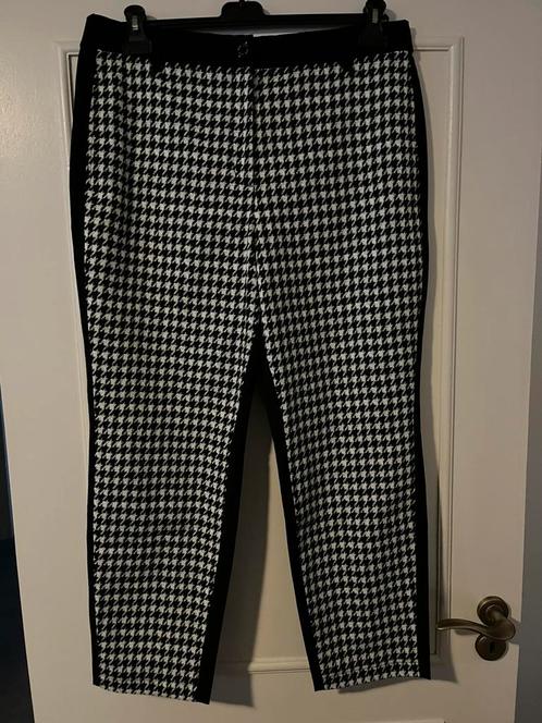 Prachtige Marccain Sports broek zwart wit maat 7 nieuw, Kleding | Dames, Broeken en Pantalons, Zo goed als nieuw, Zwart, Ophalen of Verzenden