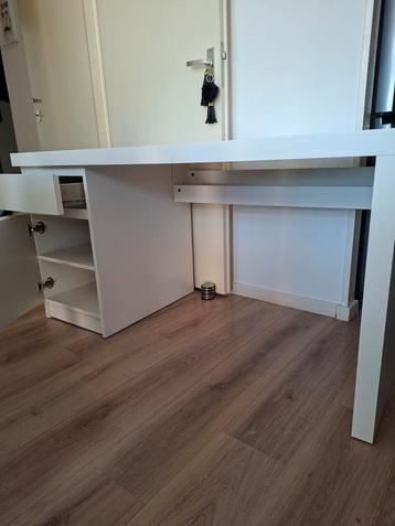 Bureau.in perfecte staat 