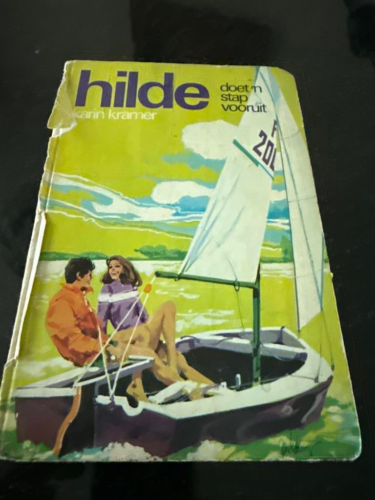 Hilde doet 'n stap vooruit - Karin Kramer, Boeken, Ophalen of Verzenden, Gelezen, Nederland
