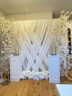 Luxe Bruiloft Backdrop met Bloemen & Kandelaars - Verhuur, Ophalen of Verzenden, Nieuw, Versiering, Geboorte of Huwelijk