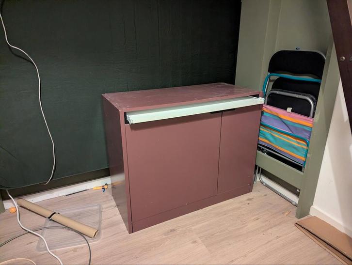 Kastje met uitschuifbaar blad als klein bureau, paars, Huis en Inrichting, Kasten | Roldeurkasten en Archiefkasten, Gebruikt, Minder dan 100 cm