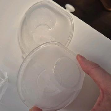 Siliconen borstschelpen voor het opvangen van moedermelk beschikbaar voor biedingen