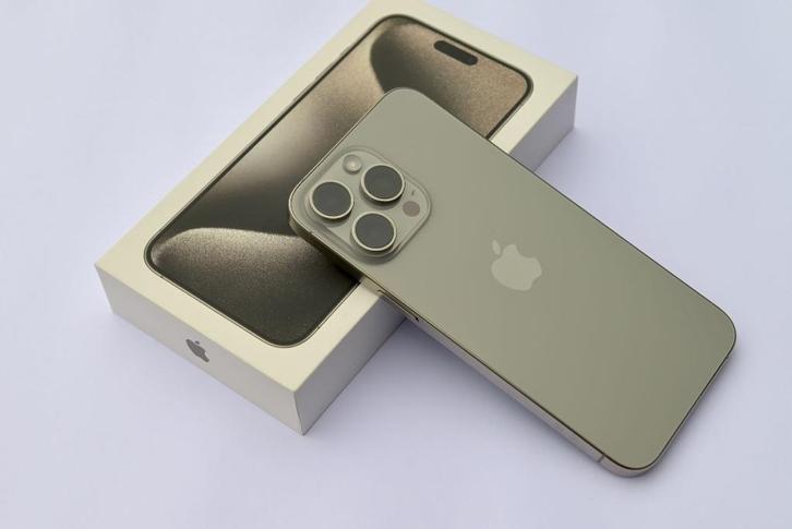 Apple iPhone 15 Pro Max 256 Gb naturel titanium, Telecommunicatie, Mobiele telefoons | Apple iPhone, Zo goed als nieuw, 256 GB
