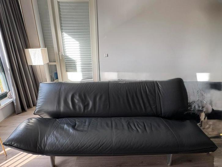 Donkergrijze Leolux Tango - Stijlvol en comfortabel!, Huis en Inrichting, Banken | Bankstellen, Gebruikt, Rechte bank, Driepersoons