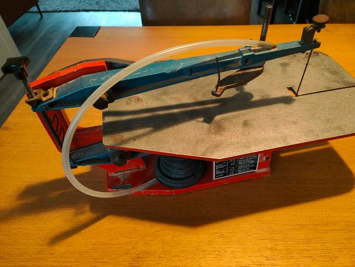 Hegner Multicut 3 Figuurzaagmachine, Doe-het-zelf en Verbouw, Gereedschap | Zaagmachines, Gebruikt, Figuurzaag, Minder dan 600 watt