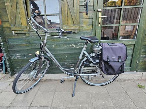 Batavus Elektrische fiets, Fietsen en Brommers, Elektrische fietsen, Zo goed als nieuw, Batavus, 50 km per accu of meer, Ophalen