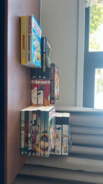 22 donald duck boeken beschikbaar voor biedingen