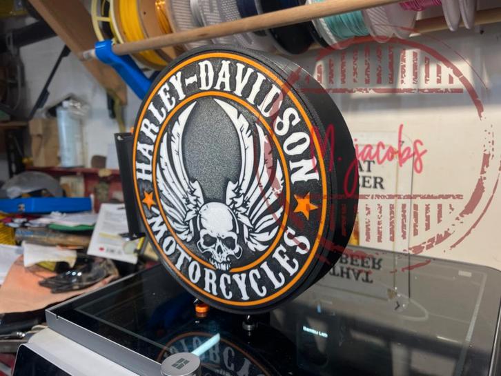 Harley Davidson Reclamebak 2 kanten reclame incl. Beugel, Verzamelen, Merken en Reclamevoorwerpen, Nieuw, Lichtbak of (neon) lamp