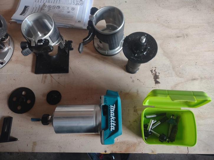 Makita DRT50ZJX9 kanten / boven frees, Doe-het-zelf en Verbouw, Gereedschap | Freesmachines, Zo goed als nieuw, Accu, Bovenfrees