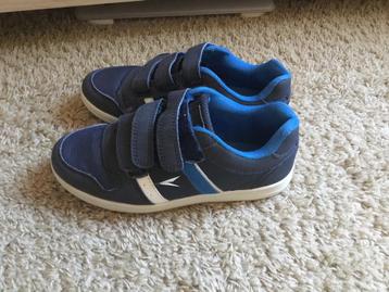 Gymschoenen maat 33 beschikbaar voor biedingen