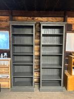 Twee houten boekenkasten grijs/taupe Prijs per stuk!, Ophalen, Met plank(en), Gebruikt, 50 tot 100 cm