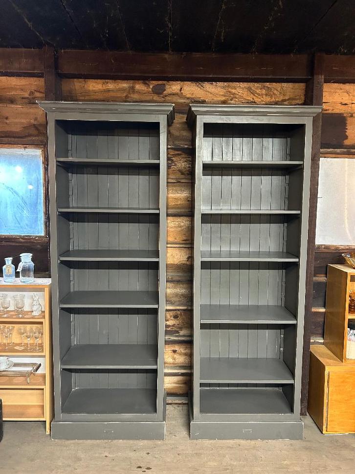 Twee houten boekenkasten grijs/taupe Prijs per stuk!, Huis en Inrichting, Kasten | Boekenkasten, Gebruikt, 50 tot 100 cm, 150 tot 200 cm