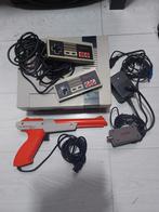 Nintendo NES + 2 controllers en zapper + Mario, Ophalen of Verzenden, Gebruikt, Met 2 controllers, Met zapper/pistool
