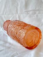 Vintage Italiaanse badschuimfles van gedraaid rosalineglas, Antiek en Kunst, Ophalen of Verzenden