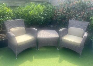 2 stoelen + bijbehorend tafeltje 4 Seasons Outdoor beschikbaar voor biedingen