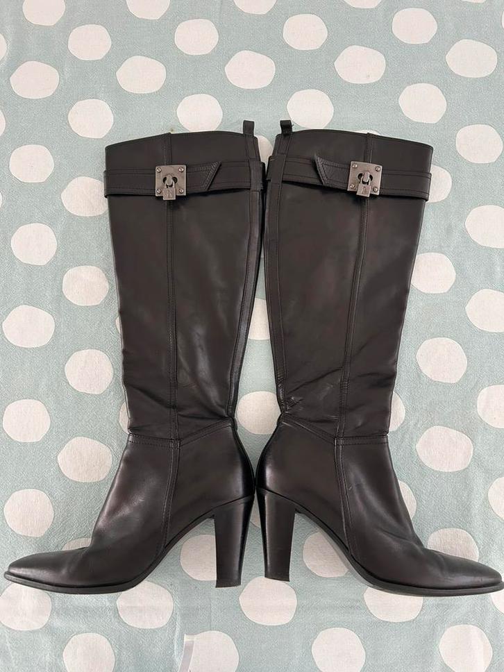 Toscanini zwarte leren laars, maat 37, met rits en hak, Kleding | Dames, Schoenen, Zo goed als nieuw, Hoge laarzen, Zwart, Ophalen