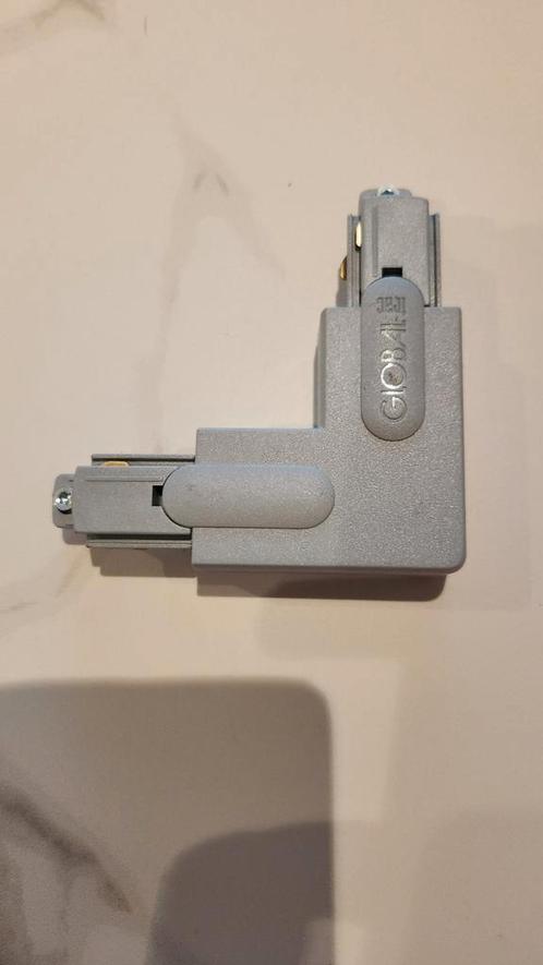 GLOBAL Trac GB34-1 L-Connector (Grijs) – Nieuw in verpakk, Doe-het-zelf en Verbouw, Hang- en Sluitwerk, Zo goed als nieuw, Overige materialen
