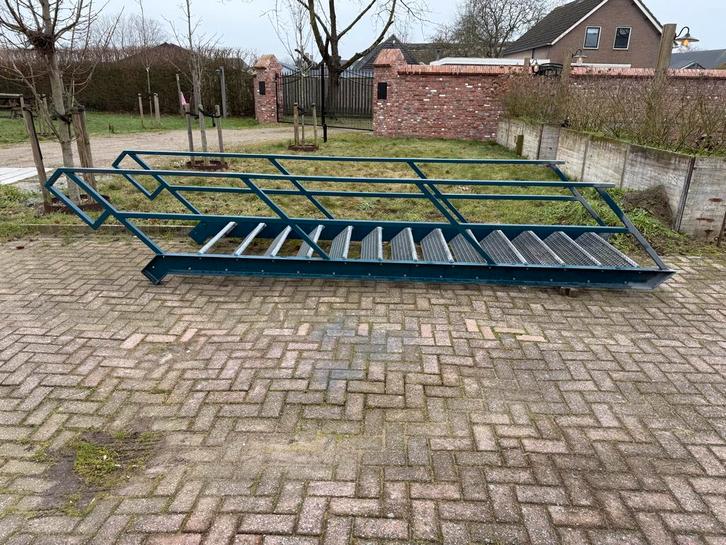 Stalen trap 45 graden, 110cm breed, Doe-het-zelf en Verbouw, Ladders en Trappen, Gebruikt, Trap, 2 tot 4 meter, Ophalen