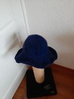 Blauwe angoralook hoed 58, Ophalen of Verzenden, Zo goed als nieuw, 58 cm (L, 7¼ inch) of meer, Hoed
